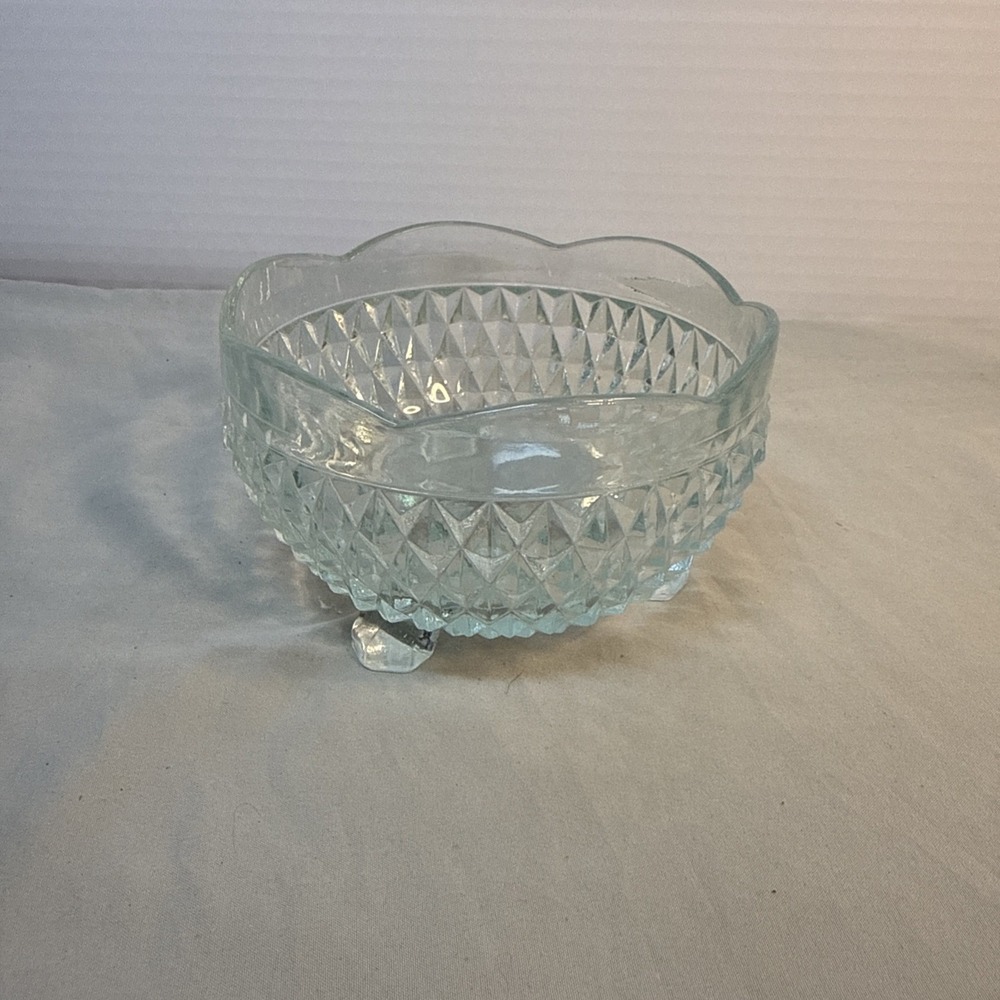 Vintage Indiana Glass Diamond Point 3 Toed Serving Bowl 5" Scalloped Rim Footed